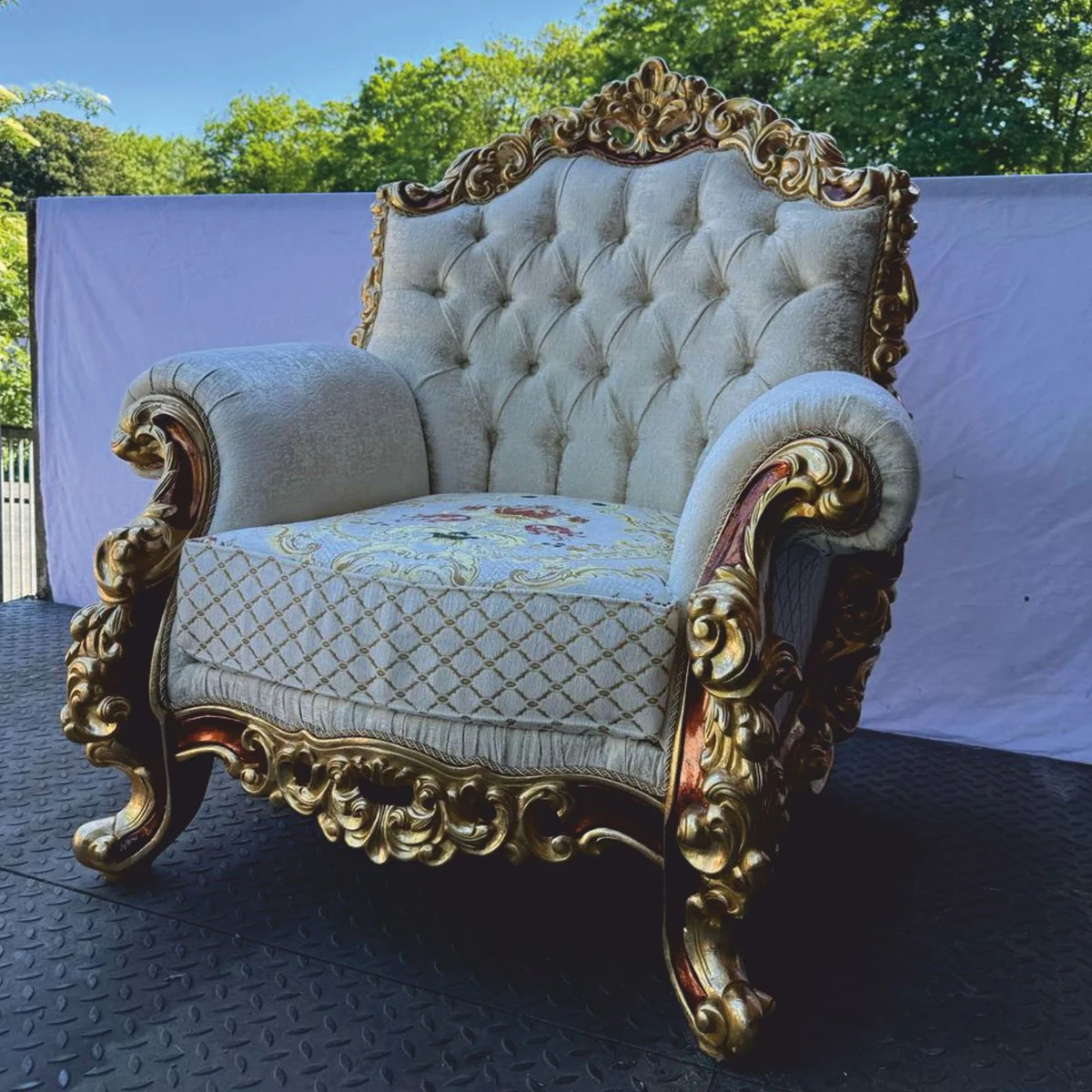 Luxury baroque armchair white / brown / gold H. 120 cm - Baroque furniture